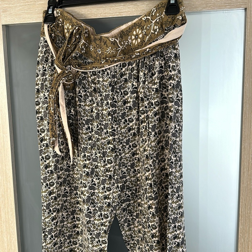 Zara floral pants